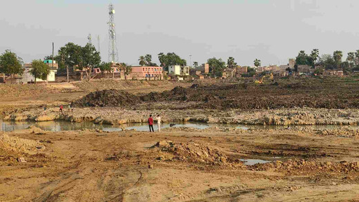 सौंदर्यीकरण के नाम पर खेल, संसार पोखर में अवैध खनन का आरोप